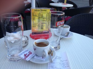 Coffee shop AND bar. W00t!